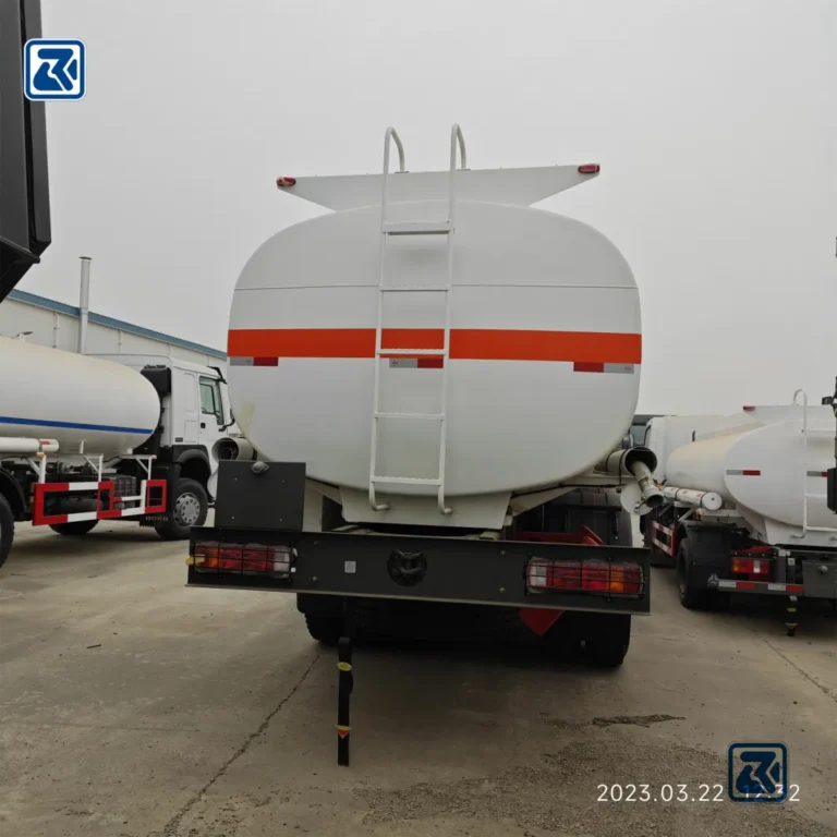 HOWO tanker trucks are suitable for a wide range of transport needs.